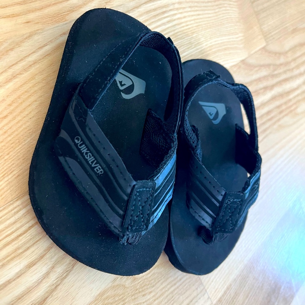 Infant/Toddler Quicksilver Flip Flop Sandals size 4 NWOT
